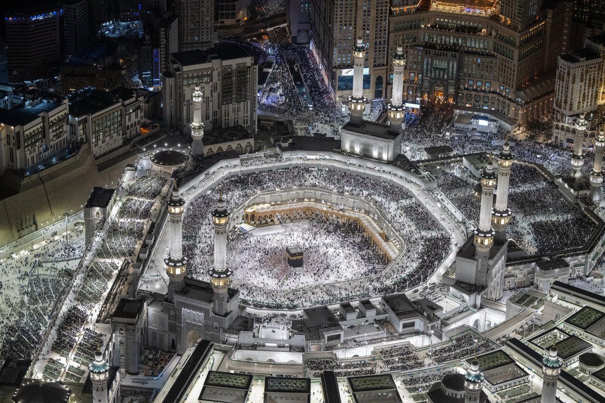 HaramainInfo's tweet photo. Ramadhan at Masjid Al Haram https://t.co/aqG1bdLLk8