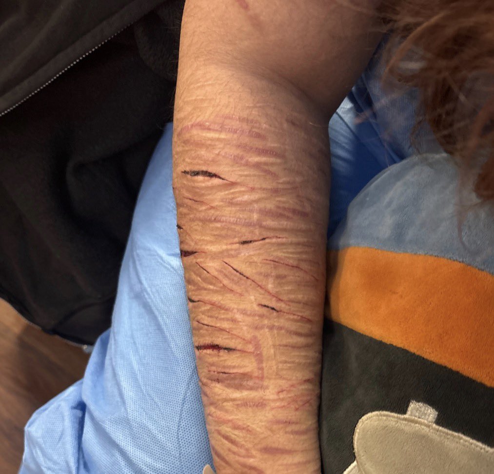 ash ★ 30 day residential brb! tweet media