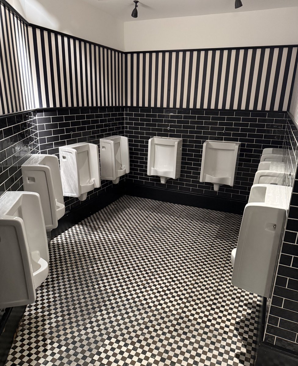 sneds_brandt's tweet photo. The Emerald Isle doesn’t mess around. Contemplated which one to take for a solid 30 seconds. What’s the correct move here? https://t.co/vqg3MjJHgo