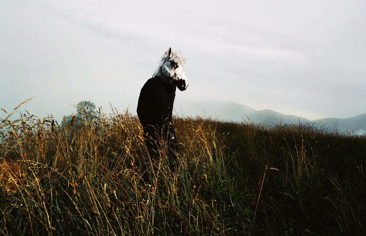 SPARKYatKYOTO's tweet photo. 本日3/6は敬愛するsparklehorseことMark Linkousの命日
僕の人生にはこれからもあなたの音楽が鳴り続けていくことでしょう🐴
心からの音楽が
どうぞ安らかに
#MarkLinkous #sparklehorse https://t.co/HgAGhHqxT7