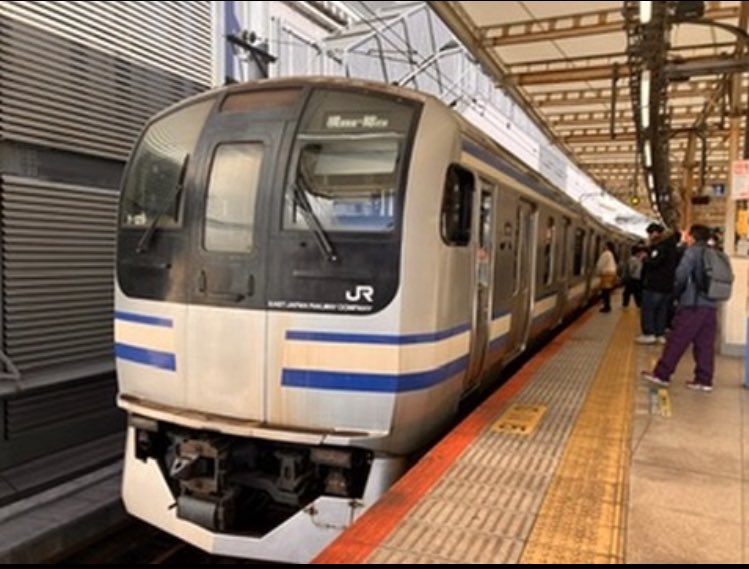 niitinana0818's tweet photo. #E217 定期運行ラストランから間も無く1年••
時の流れ早いですね•••
217系は個人的に好きな車両の一つでした。
E217系の引退により横須賀•総武快速線からセミクロスシートも消滅してしまいましたね。 https://t.co/VRf5zNZXvK
