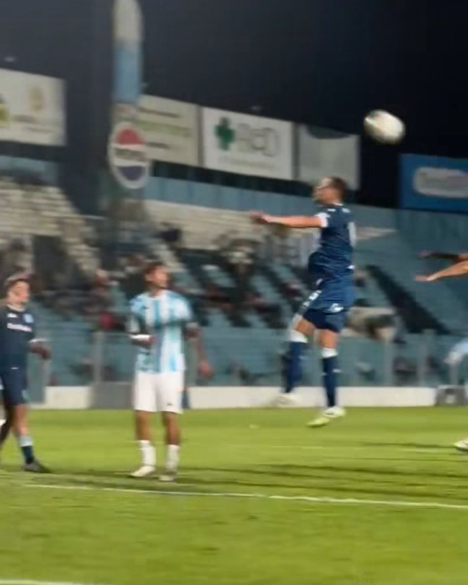 Oskycharrua's tweet image. DT Sebastián Romero
Primer tiempo 1 - 0 ⚽️ Luciano Agüero
🟨 Galo Volpe
Segundo tiempo
15 Bautista Castreje x 4 Samir Meza, 16 Gonzalo Leiva x 7 Felipe Schaare, 17 Santino Aguirre x 8 Alejandro Tello, 18 Leandro Milito x 5 Bautista Pérez y 19 Joan Velázquez x 11 Thiago Taborda