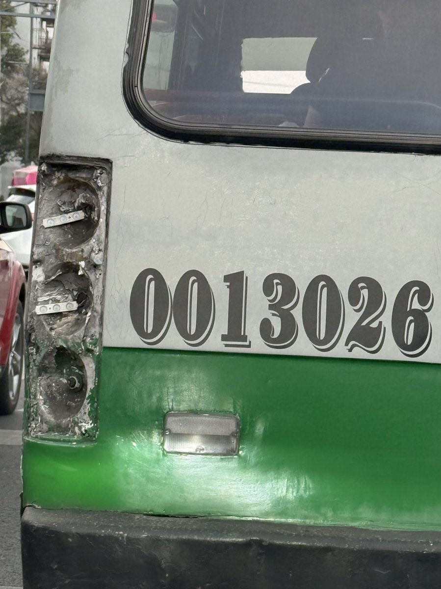 Oye <a href="/LaSEMOVI/">Secretaría de Movilidad CDMX</a> ¿crees justo que esto siga circulando en calles de la Ciudad? Además de la gran contaminación que generan, manejan como si la calle fuera solo de ellos 
<a href="/GobCDMX/">Gobierno de la Ciudad de México</a> <a href="/ClaraBrugadaM/">Clara Brugada Molina</a>