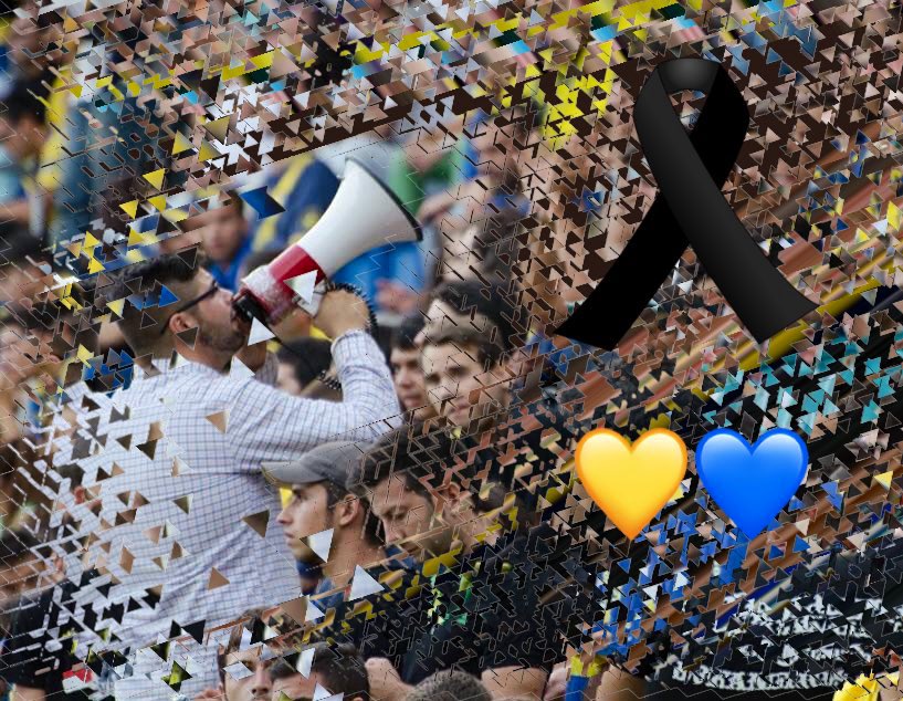 UltrasPresent's tweet photo. En el año 2018, un maldito cáncer se llevó a Baguetina Speaker de Brigadas Amarillas (Cádiz) 🔵🟡

@BAGUETTECCF 

Era uno de los pesos más importantes del grupo, se desvivía por ellos, por su ciudad y su equipo.

Fue un golpe muy duro para ellos, pero asi lo despidieron… ¡DEP! https://t.co/v8gxnEBPoj