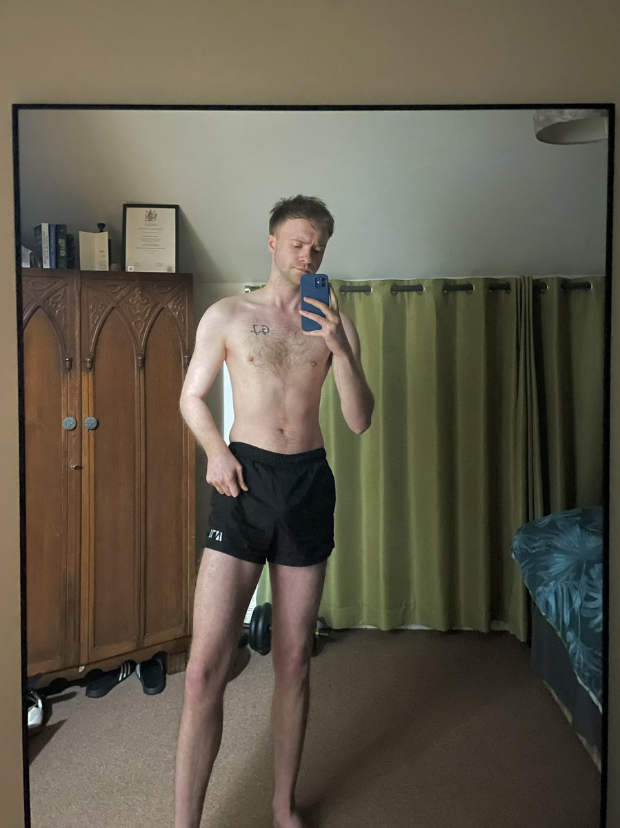 R ☘️ tweet media