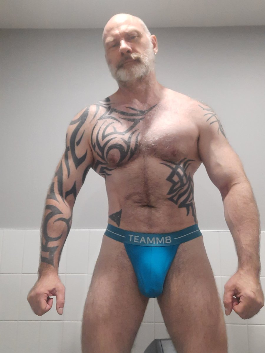 Muscle Steve tweet media