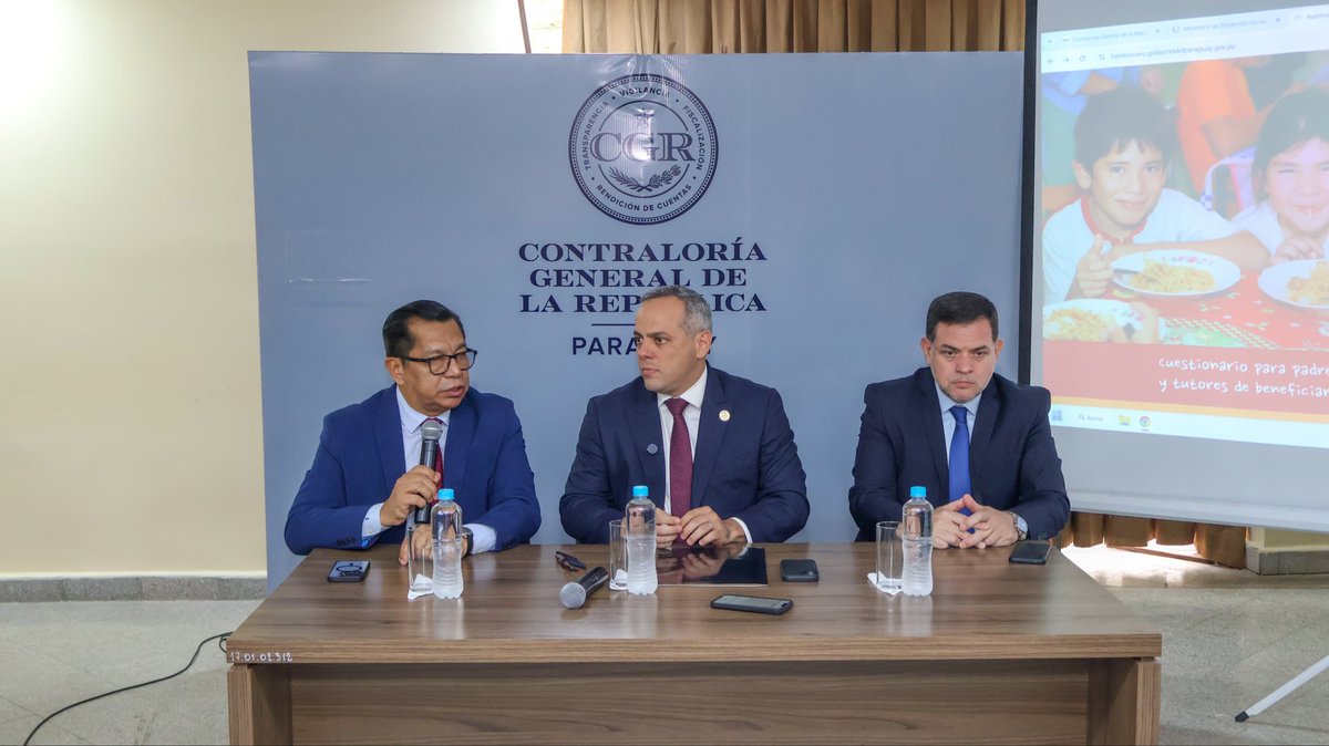 tadeorojasm's tweet photo. Hoy, en la @contraloriapy se desarrolló un importante Taller de planificación para el monitoreo y control de #HambreCero, con @camilobenitez23, CGR, la #AGPE, el #INAN y el @MDSParaguay, el objetivo es trabajar para mejorar los controles y cooperación conjunta. https://t.co/jhATy3aMlK