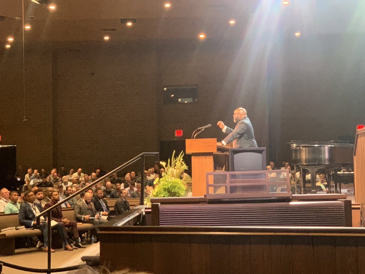 PHX_LC's tweet photo. Pastors, “It ain’t your bride and it ain’t your wedding!” ~ @hbcharlesjr 

#ShepCon2026 #ShepCon26 https://t.co/lYlt0ytWhm