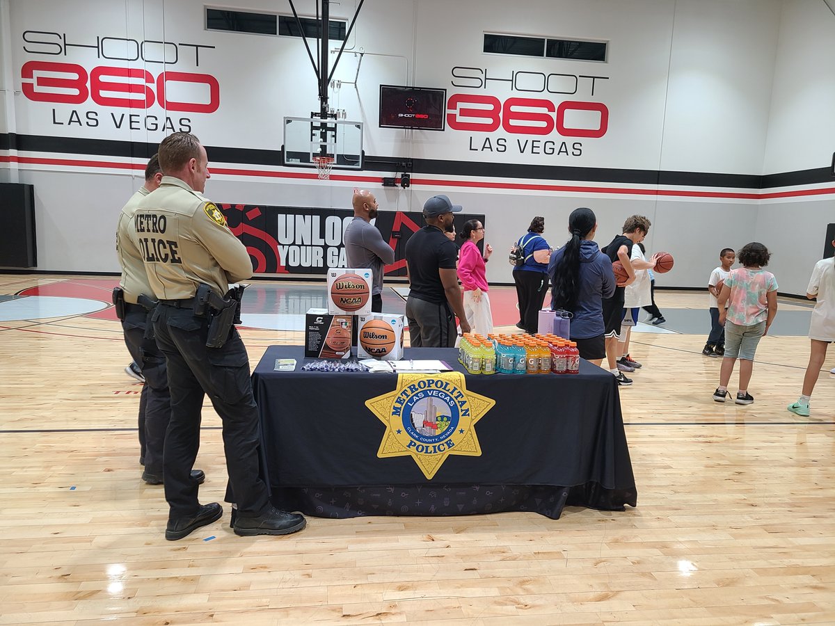 LVMPDEAC's tweet photo. 1st Tuesday was a ball! ⛹️⛹️‍♀️
Thank you to our sponsor Shoot 360 🏀 https://t.co/bbFCwFOWzA