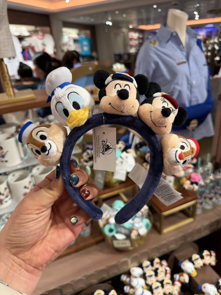 ショップが広い！通路を挟んで向かい側へ移動！ カチューシャ 39.99