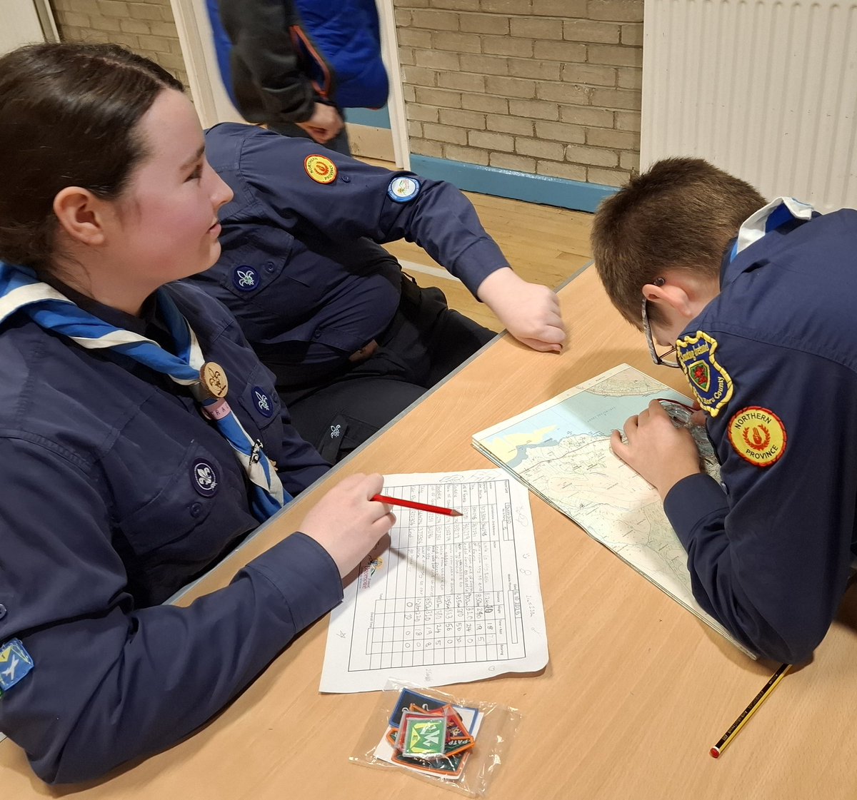 newryscouts's tweet photo. Some #games 🏀, some #MapWork 🧭🗺, some #Pioneering  and some more games 😀. Preparing for both the #SunsetSunriseCamp and #StPatricksDay parade #LáFhéilePádraig #Busy #Scouting #AdventureAwaits #MourneMountains #ScoutsDoStuff #SkillsForLife #Camping #Hiking #ScoutingIreland ⚜️ https://t.co/jK47ZREMuE