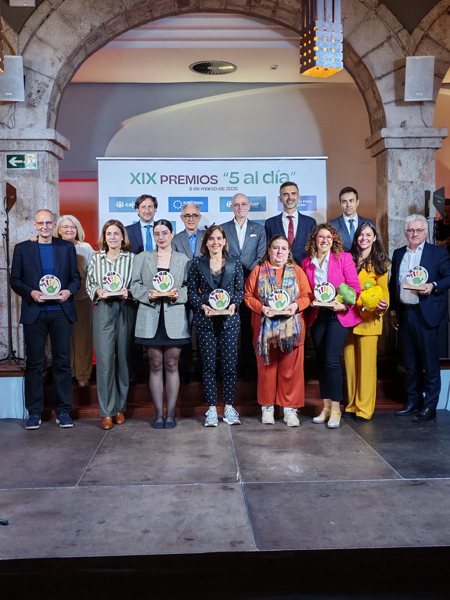 5aldiaspain's tweet photo. ¡¡Enhorabuena a todos los galardonados de esta edición de #Premios5AD de este año!!
Seguiremos trabajando para poner en el lugar que se merecen a las #frutas y #hortalizas 🍓🍉🍎🍅🍆

#Premios5AD #Practicael5🖐 https://t.co/n5yKbyzIDc
