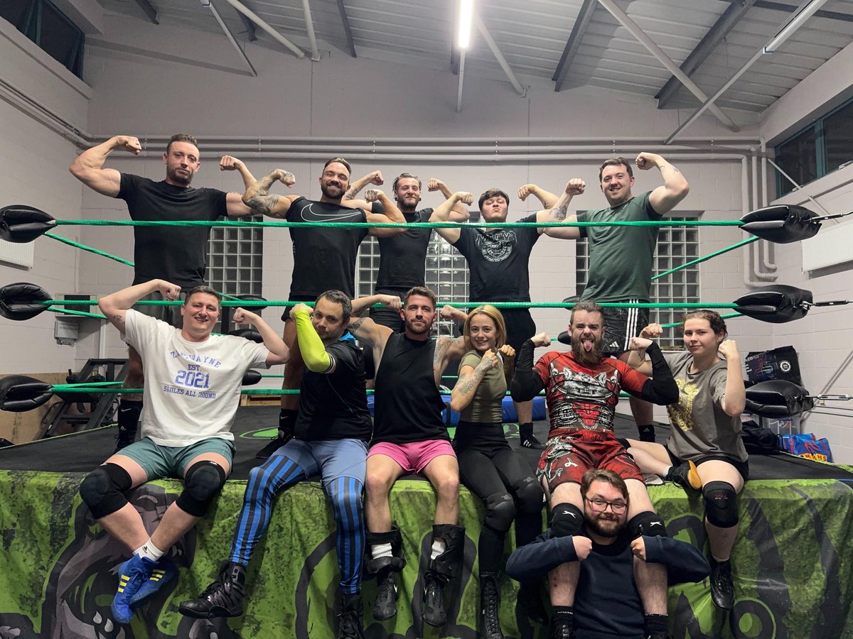 C.L.A.W 🦖 tweet media