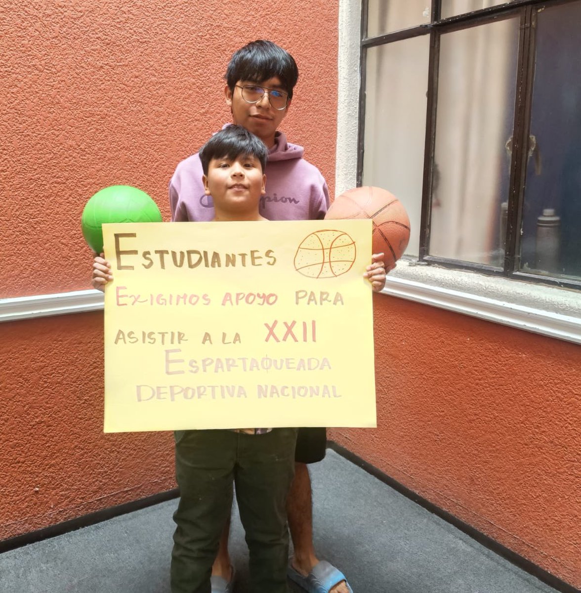 #DeporteParaMéxico

¡Los estudiantes de la Calmecac exigimos solución para asistir a la XXll Espartaqueada Deportiva! 😡👊🏽

<a href="/AlessandraRdlv/">Alessandra Rojo de la Vega</a>, han pasado días que no nos han dado solución. Necesitamos llegar a la junta deportiva más grande en México 

¡Exigimos transporte! 🫵🏽