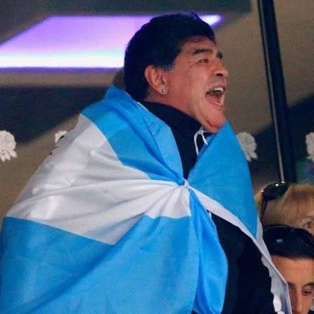 puntoabc's tweet photo. Diego Armando Maradona siempre será el número uno.
Que pena lo de Messi, estrechando la mano de quién solo habla de bombardear países . https://t.co/F1IXU5LwFj