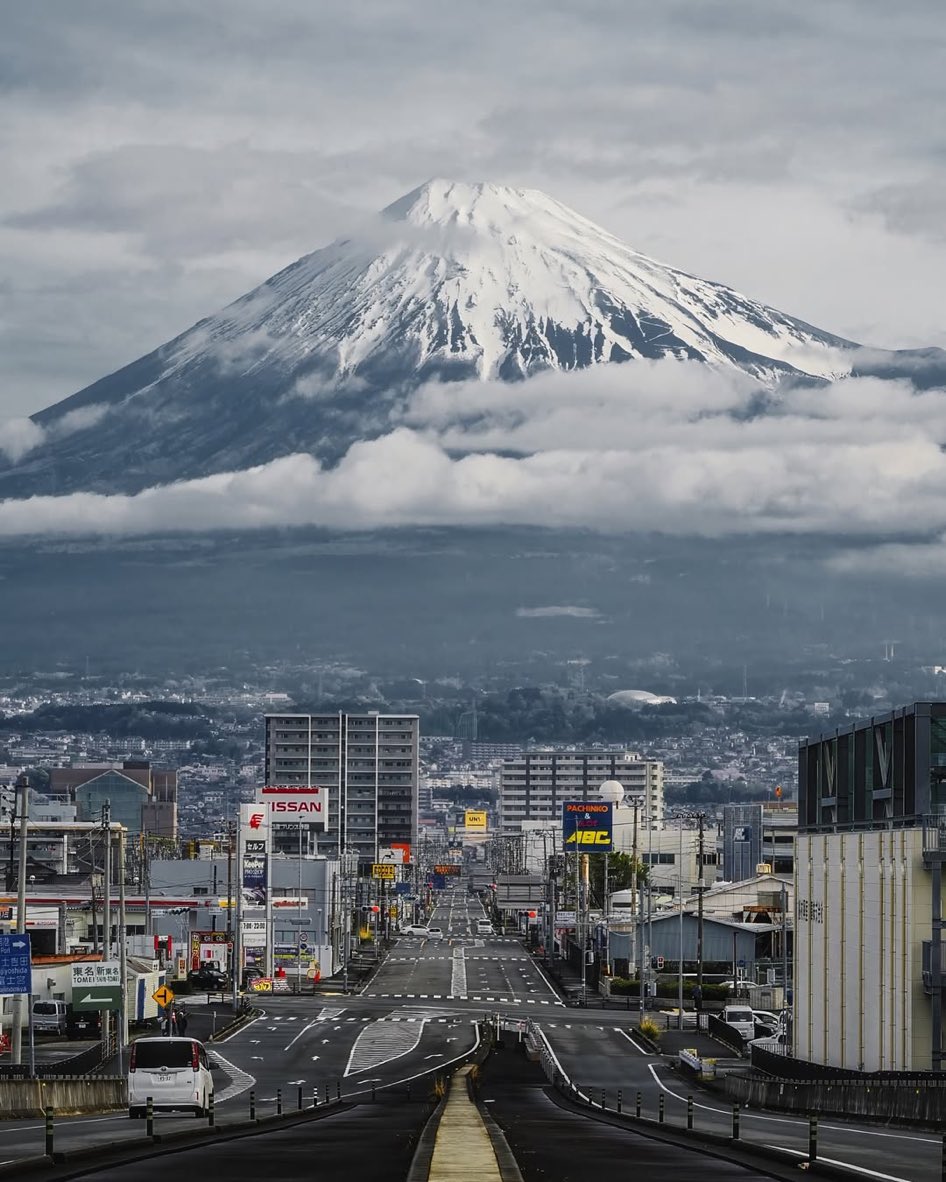 tek_sidhu's tweet photo. Mt.Fuji, Japan 🇯🇵 

GOOD 
MORNING 🙏 https://t.co/omgdSY8Xwl