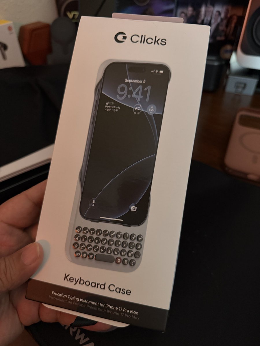 Techaeris tweet media