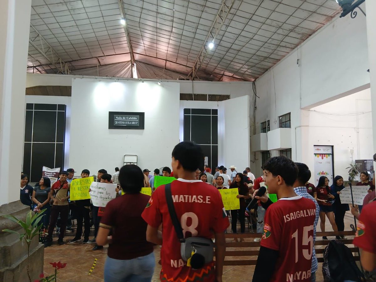 Los jóvenes entrenan con disciplina para competir en la Espartaqueada Deportiva, pero sin apoyo de las autoridades muchos podrían quedarse sin participar.
¡El deporte merece respaldo!
#DeporteParaMéxico
<a href="/FNERRR_NACIONAL/">FNERRR NACIONAL</a>
<a href="/GobAltamira4T/">Gobierno de Altamira 4T</a> <a href="/AytoTampico/">Tampico ¡Vive!</a>