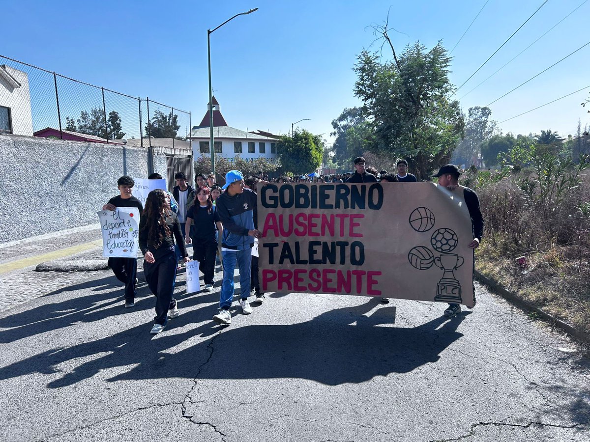 Seguimos exigiendo respuestas concretas y recursos para que los estudiantes puedan participar en la Espartaqueada Deportiva. 
#DeporteParaMéxico
<a href="/FNERRR_NACIONAL/">FNERRR NACIONAL</a>
