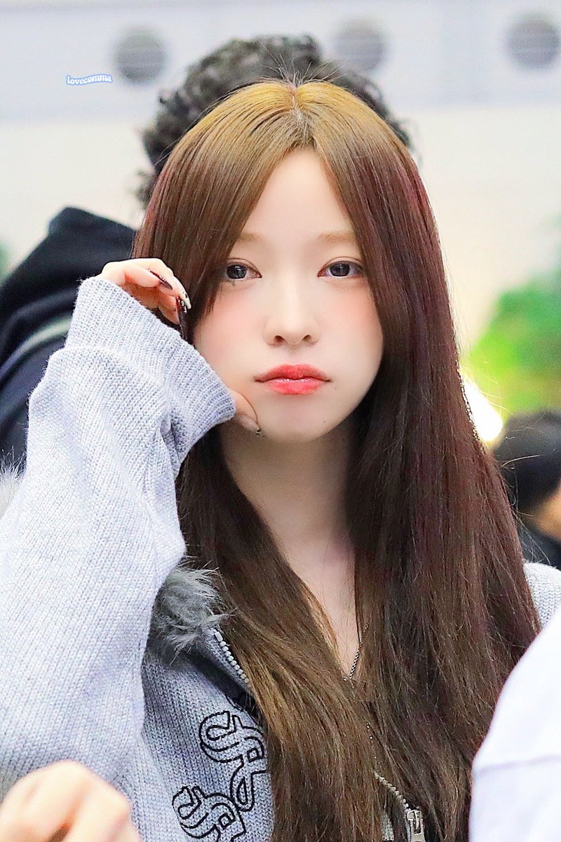 𝐥𝐨𝐯𝐞𝐜𝐨𝐦𝐦𝐚 tweet media