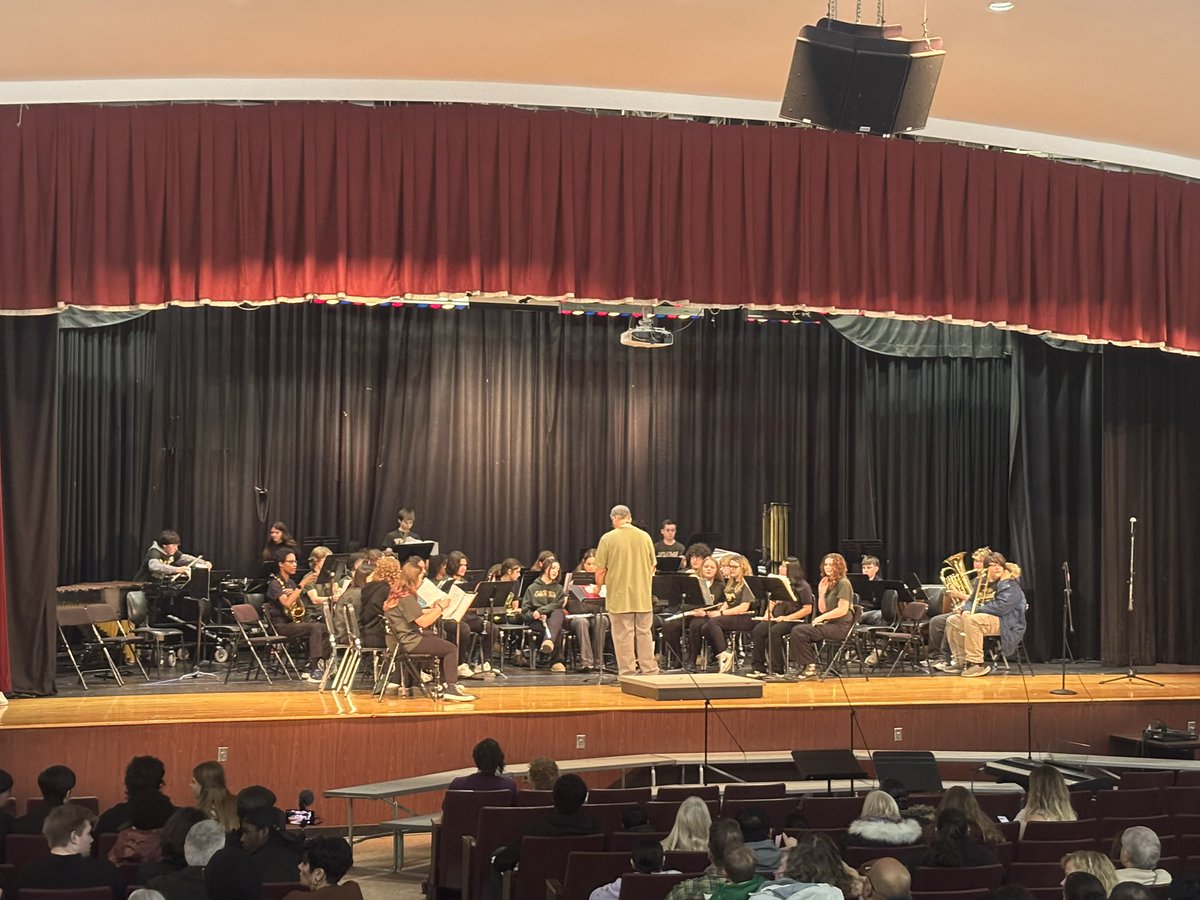 Veterans Memorial Middle School tweet media