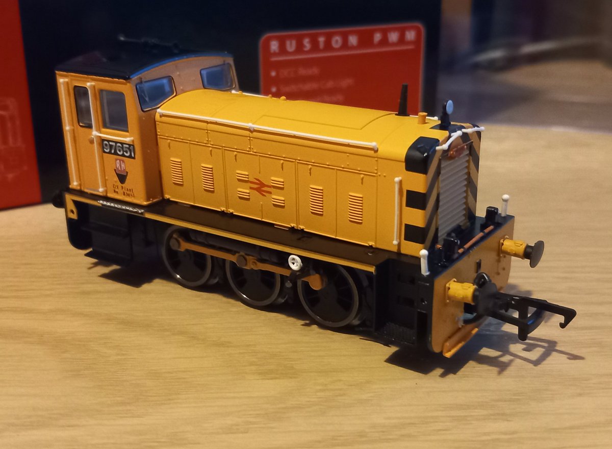 BeyerHill's tweet photo. A new loco has arrived. I'd been considering one of these for a while. #tmrguk #class97 #shunter https://t.co/Jx04MR9I92