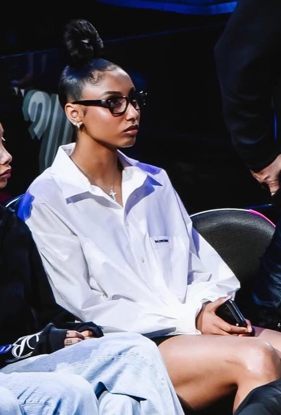 JuJu Watkins has joined the chat! 👓✨