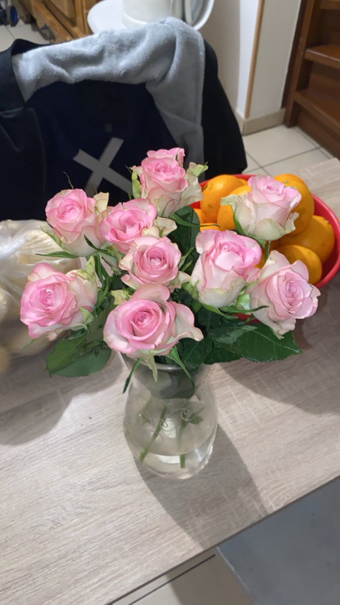 _melupi_'s tweet photo. Pardonnez moi j’aime trop les fleurs 💐💕 https://t.co/YBSzZcjCR3