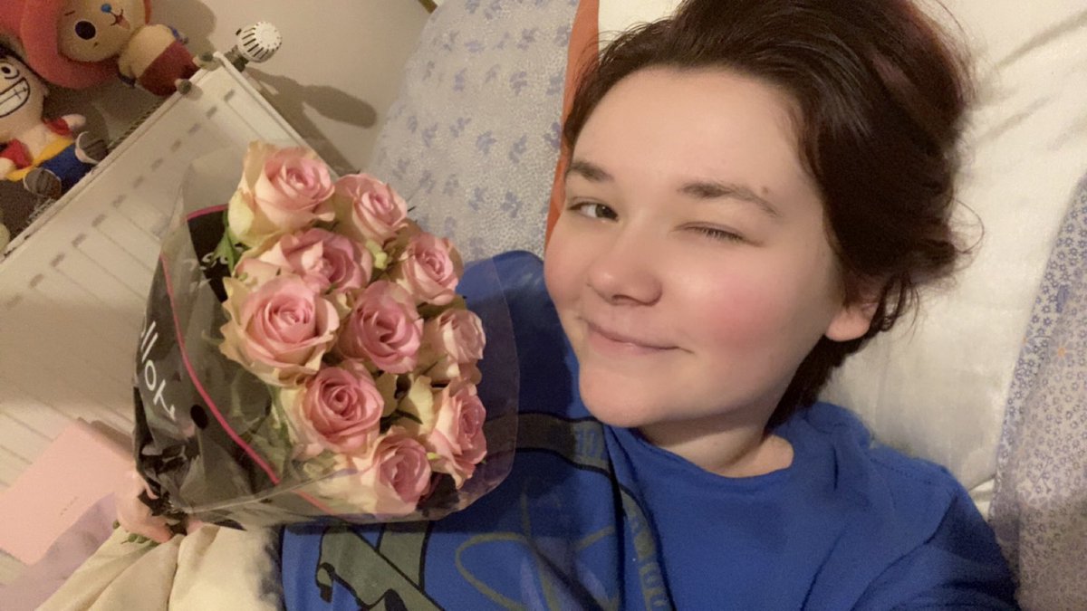 _melupi_'s tweet photo. Pardonnez moi j’aime trop les fleurs 💐💕 https://t.co/YBSzZcjCR3