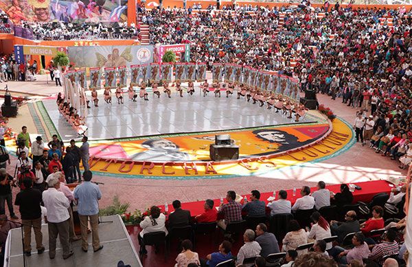 El deporte que promovemos busca la transformación integral del individuo para incrementar su capacidad de analizar y responder a problemas difíciles.
#DeporteParaMéxico