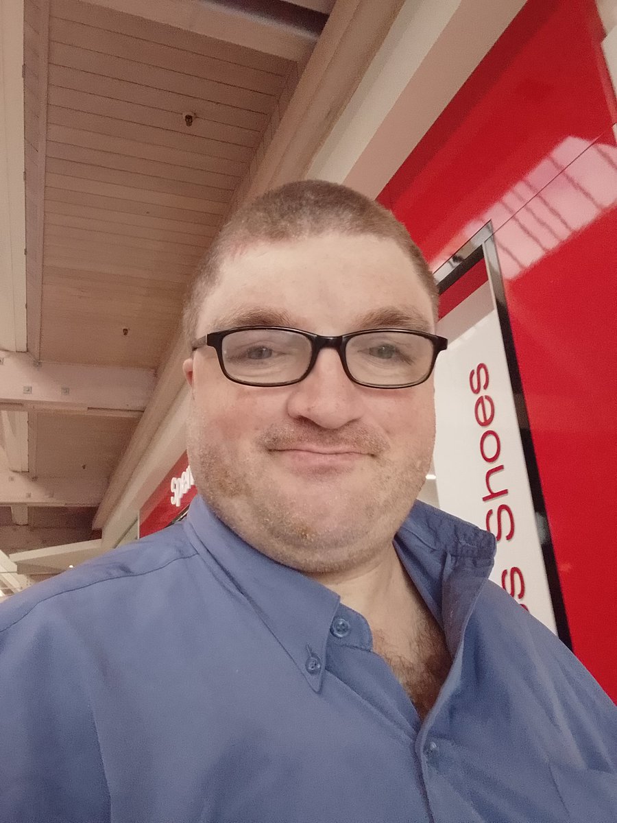 fozzyb3ar tweet media