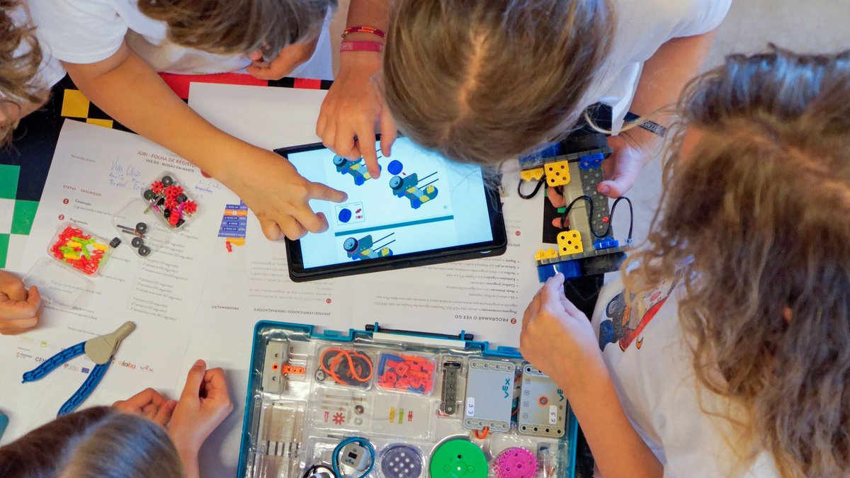 VEX Robotics tweet media