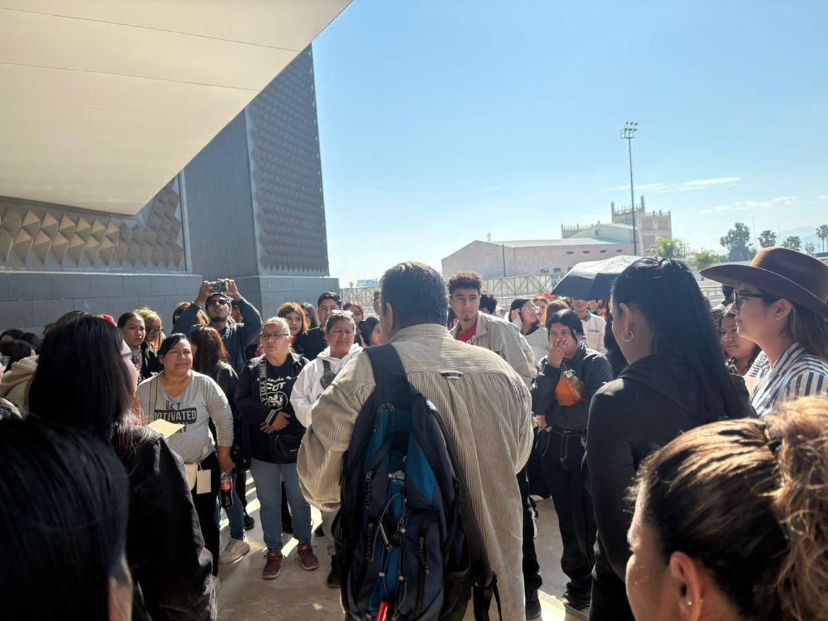 Justinocer's tweet photo. Nuestro país cada vez se encuentra en peores condiciones en todos los aspectos, pues el gobierno niega apoyo a jóvenes deportistas que buscan explotar su potencial en la Espartaqueda Deportiva Nacional en Tecomatlán, Puebla. #DeporteParaMéxico
@FNERRR_NACIONAL https://t.co/3nLbB8h3hS