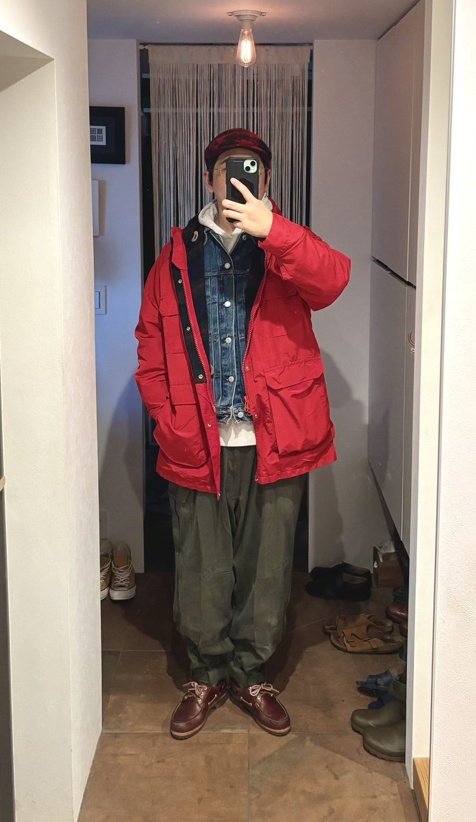 色多めだけど安心の配色

🧥 80s Woolrich Mountain Parka
🧥 Levi’s 2nd Type
👕 Champion Reverse Weave
👖 Belgian Army M64
👞 Timberland 3eye