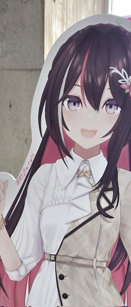 ロボ子さん、いろんなホロメンにちゅっちゅするのハマってるのかな