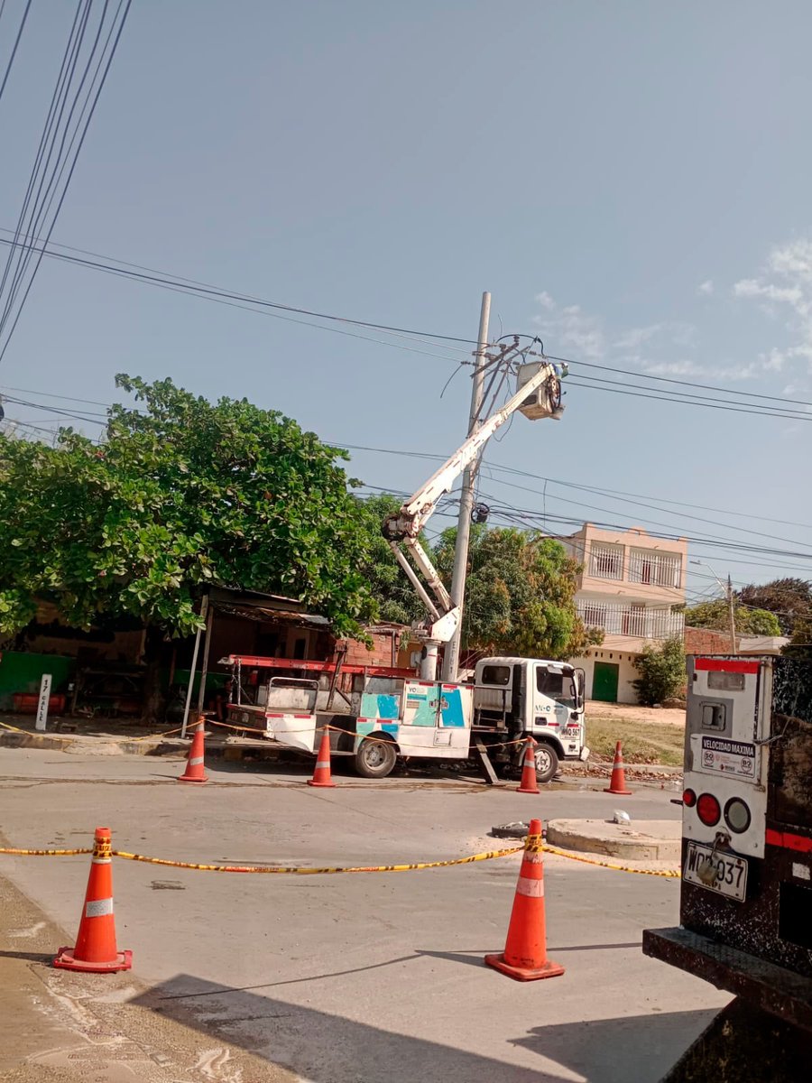 Aire_Energia's tweet image. #MejorasProgramadas en #Atlántico 🌀
Este viernes 6 de marzo, nuestro personal técnico realizará labores preventivas al interior de la subestación Flores, con el fin de optimizar el servicio para los usuarios del circuito Tajamares, en sectores del barrio Las Flores y parte de la