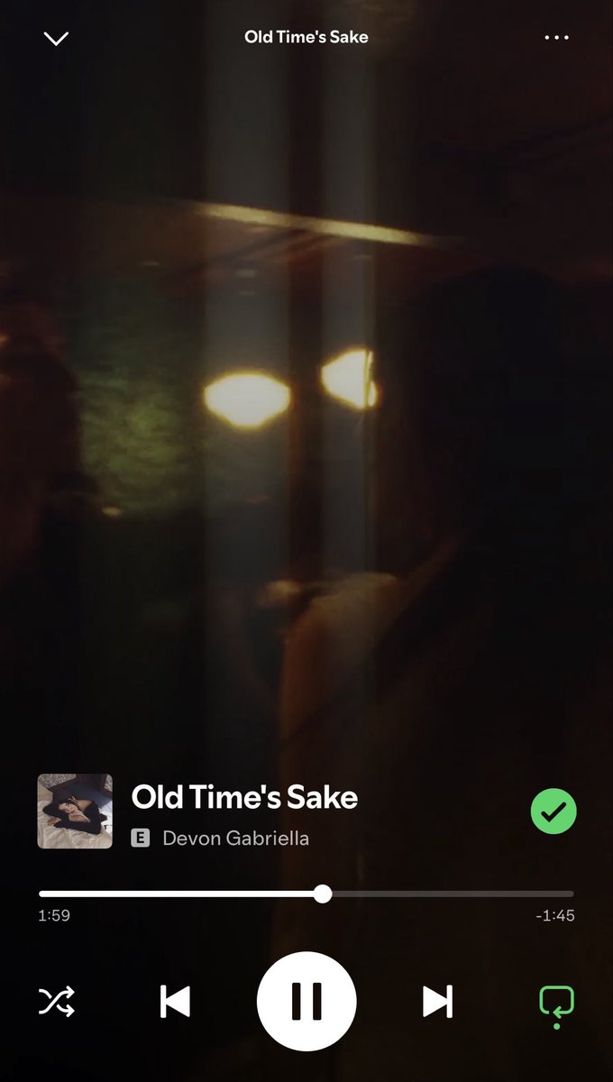 les ౨ৎ tweet media