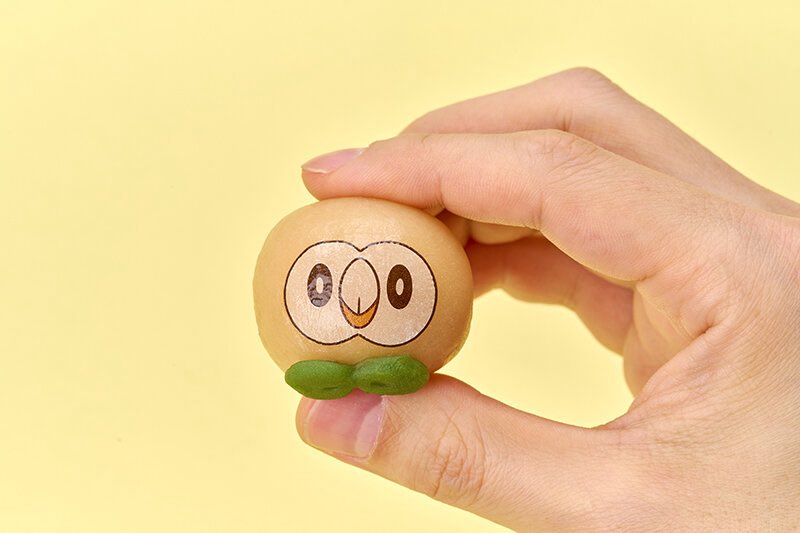 pikachu_pcn's tweet photo. ピカチュウスイーツ
新しい定番メニューに「まるっと ポケもっち」が登場！マホイップソフトクリームの新フレーバーも仲間入り！
https://t.co/B9y6qqHtAO https://t.co/TcFceD2BSJ