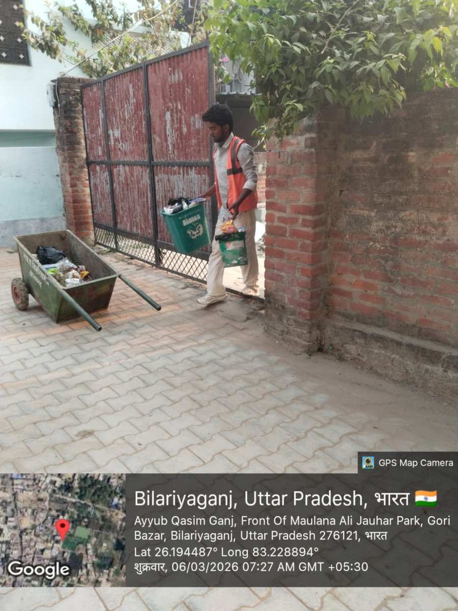 npbilaria's tweet photo. नगर पालिका परिषद् बिलरियागंज जनपद आजमगढ़ में डोर टू डोर कूड़ा कलेक्शन करके एम आर एफ सेण्टर पर ले जा कर देते हुए। https://t.co/HjP6Ab1hxy