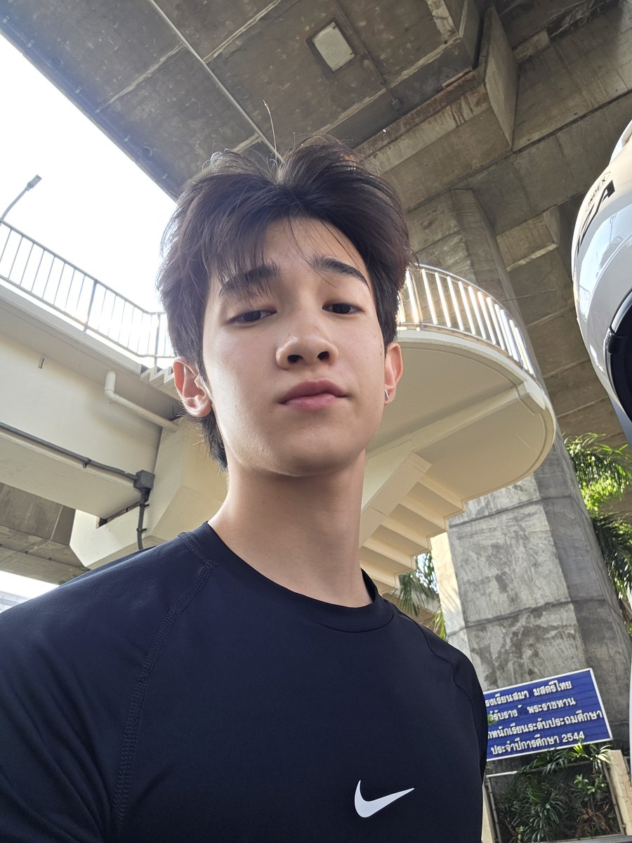 นั่งมอไซแล้วหัวกระเซิงมากก
#WhenOrangesFall
#ProgressPassawish