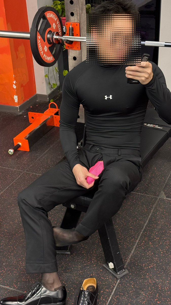 ColinHoo tweet media