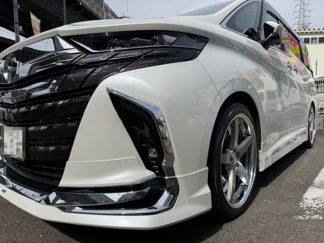 QVqWUr87QXWjrF7's tweet photo. アルファードに「WORK GNOSIS CVF 21-9.0J」と「YOKOHAMA AVID ENVigor 245/40R21」をお取り付けさせていただきました。ホイールカラーは高級感のあるブラッシュドを選んでいただきました。
https://t.co/4QxdxT3ROX
#ALPHARD #WORK #GNOSIS #CVF #YOKOHAMA #AVID #ENVigor #S321 https://t.co/VaNHKa290W