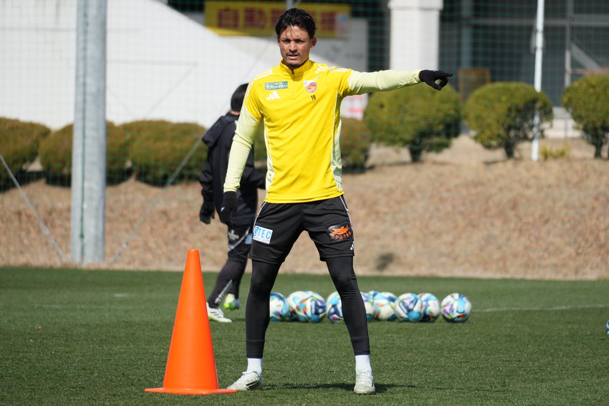 Today's training photos EX📸
本日の #マテウスモラエス 🎉🎂

🦅NEXT MATCH
⚔️明治安田J2・J3百年構想リーグ 第5節
🆚湘南ベルマーレ
🗓3/7 SAT 14:00
🏟️ユアテックスタジアム仙台
🔗特設ページ
📱vport.vegalta.co.jp/altair/

#VEGALTA #BREAKTHROUGH_未来を切り開け