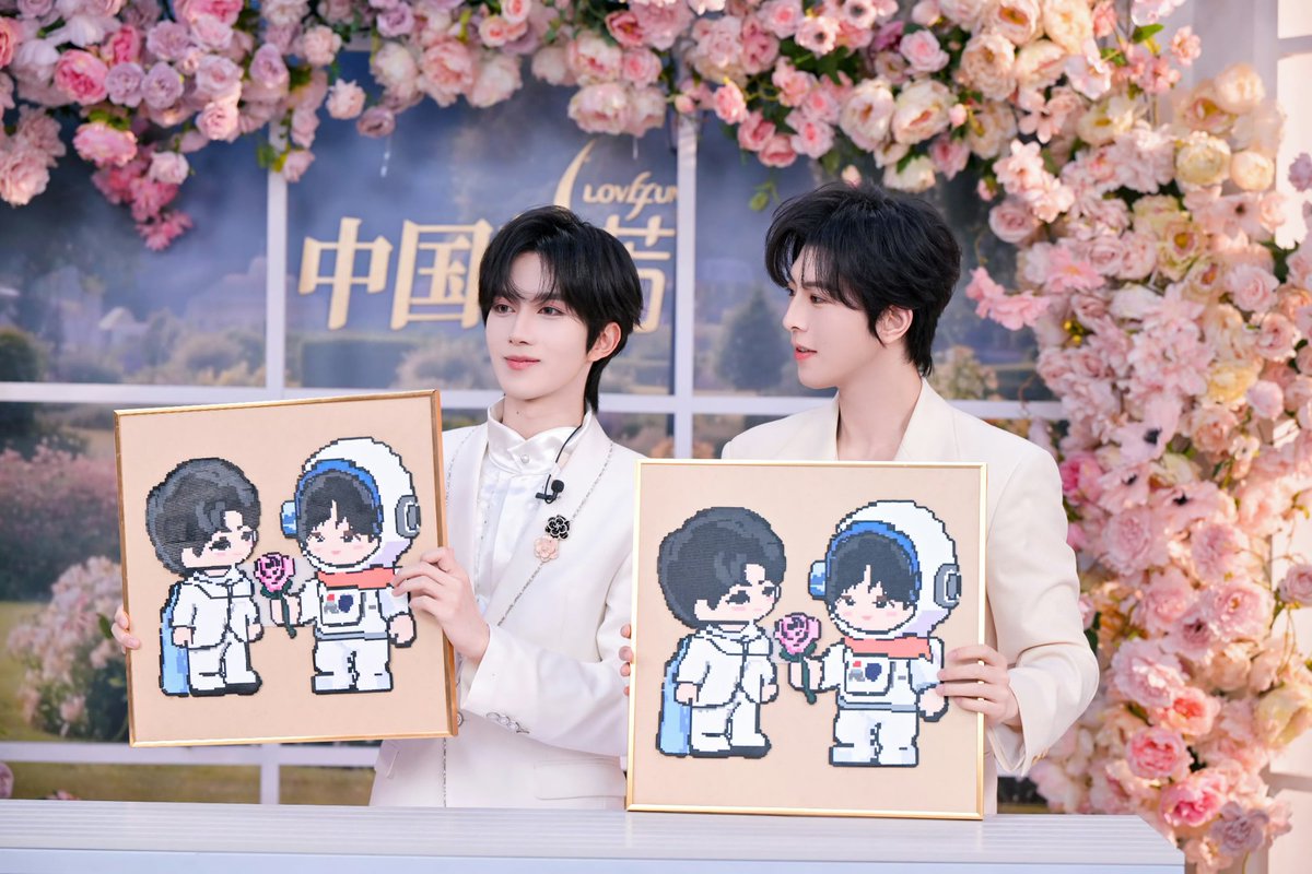 Desire4_IDN's tweet photo. [060326] 拉芳品牌 Weibo Update
https://t.co/9zE41CqTUd

Entah kenapa, tapi foto behind-the-scenes dari livestream XingQiu benar-benar sangat indah!!

XINGQIU SUPPLE EXPERT
#XINGQIUforLAFANG
#XingQiu #HuangXing #EliotHuang #QiuDingJie #KipukaQiu https://t.co/QRkY5jakdg