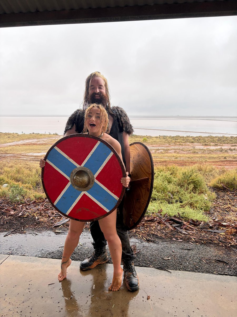 ZoeyZiptie tweet media