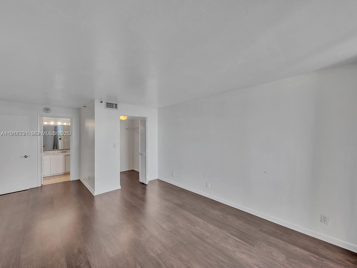 Linetherealtor's tweet photo. 🎉 RENTED! | 📍 2555 Collins Ave #1604, Miami Beach, FL 33140-4762

Another Residential Lease successfully closed!

https://t.co/XtUdU8FRyy https://t.co/gZdU1x04rl