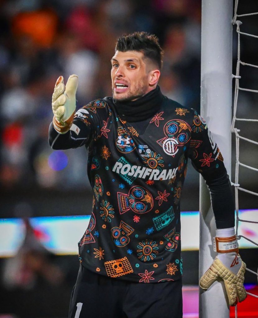 𝙑𝙚𝙧𝙢𝙚𝙡𝙝𝙤 𝙀𝙨𝙘𝙖𝙧𝙡𝙖𝙩𝙚🇵🇹 tweet media