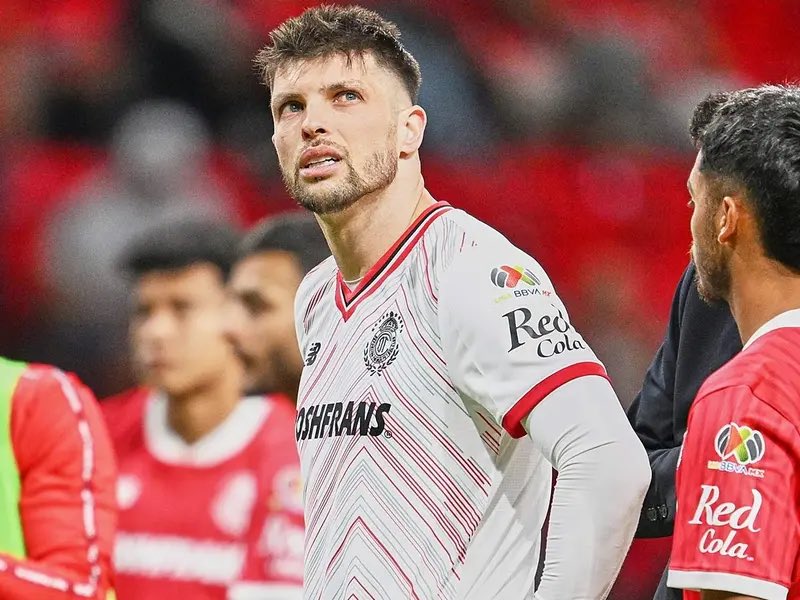 𝙑𝙚𝙧𝙢𝙚𝙡𝙝𝙤 𝙀𝙨𝙘𝙖𝙧𝙡𝙖𝙩𝙚🇵🇹 tweet media