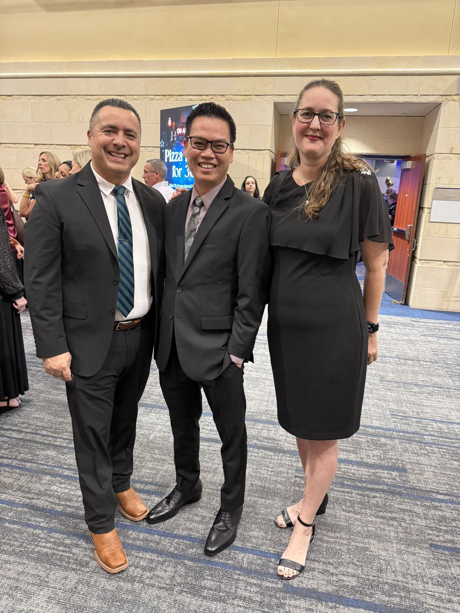 Abe Lozano tweet media