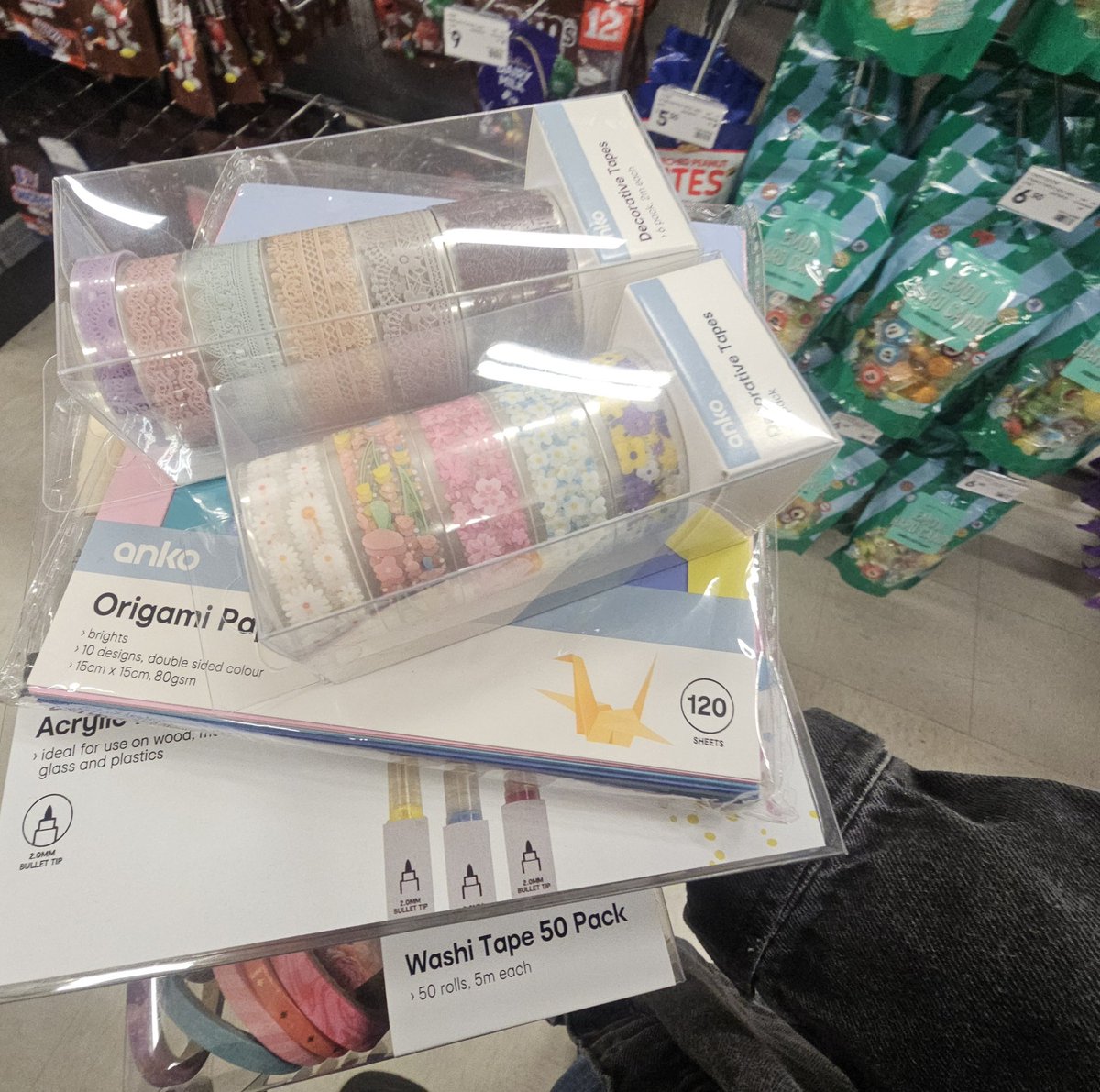 buying reinforcement decors 💪